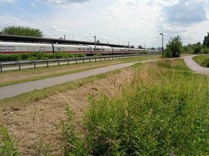 Jenseits des Ooser Bahnhofs sind Gewerbegrundstücke besonders begehrt.
